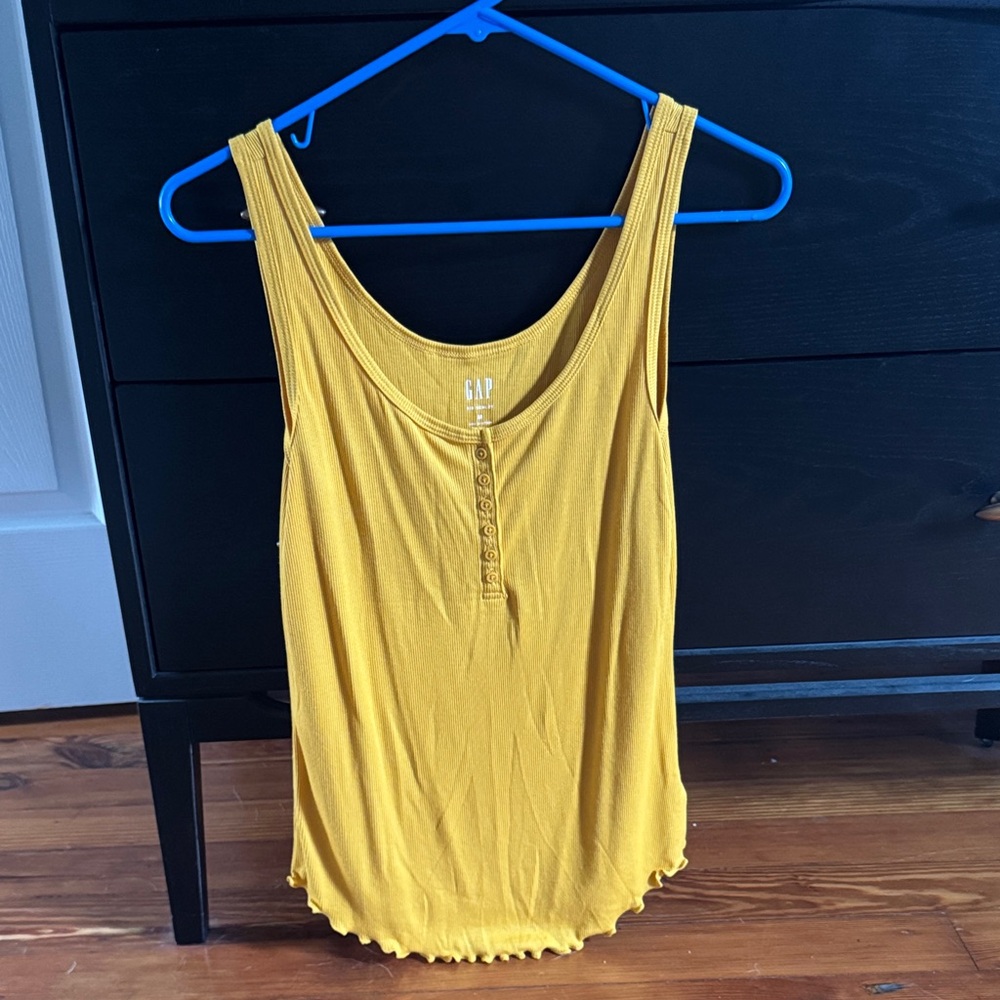 GAP Women's Yellow Ribbed Henley - NWOT